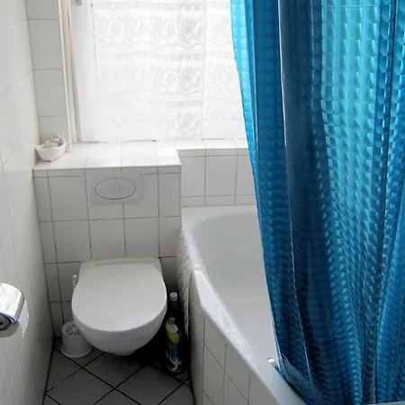 Privatunterkunft 2 Single rooms - Mittelfeld