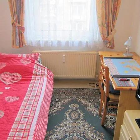 Privatunterkunft 2 Single rooms - Mittelfeld